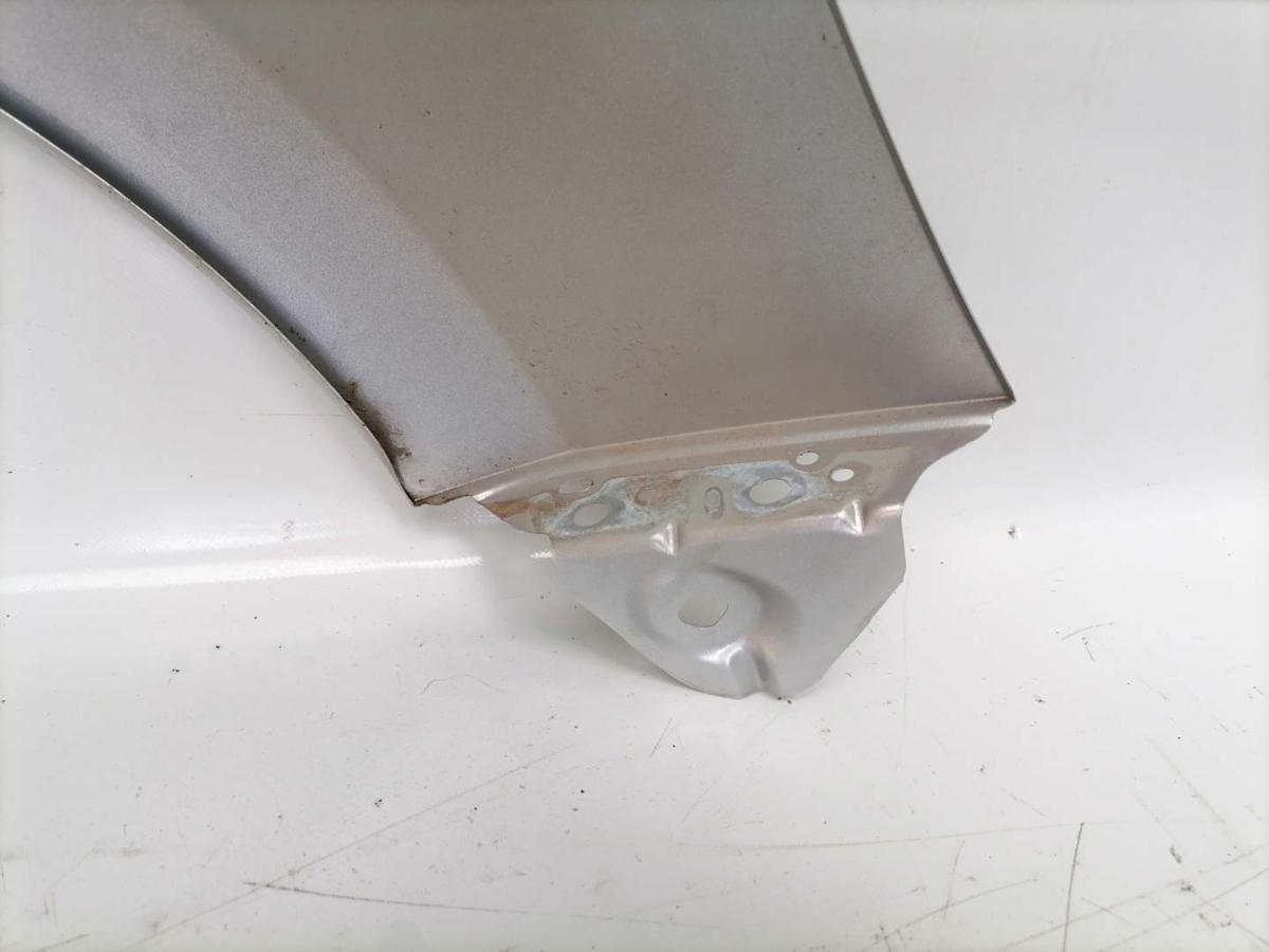 Ford Fiesta MK7 original Kotflügel vorn links Polar Silber Metallic Bj.2018
